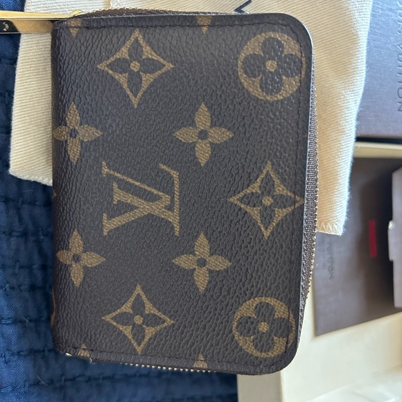 LOUIS VUITTON Monogram 2016 Christmas Animation Zippy Coin Purse - Picture 6 of 9